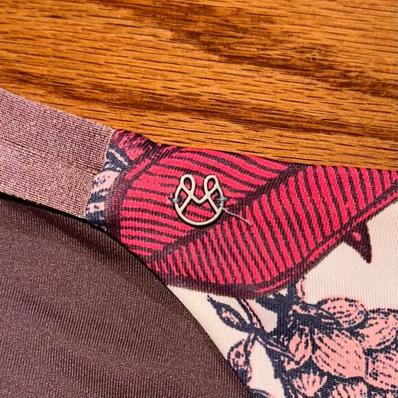 Maaji Flowery Knots Split Tab Side Hipster Bikini Bottom Size Medium - Picture 4 of 13